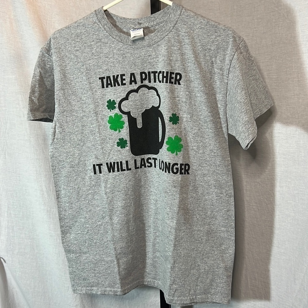 Men or women’s size medium Saint Patrick’s day shirt - Picture 1 of 4